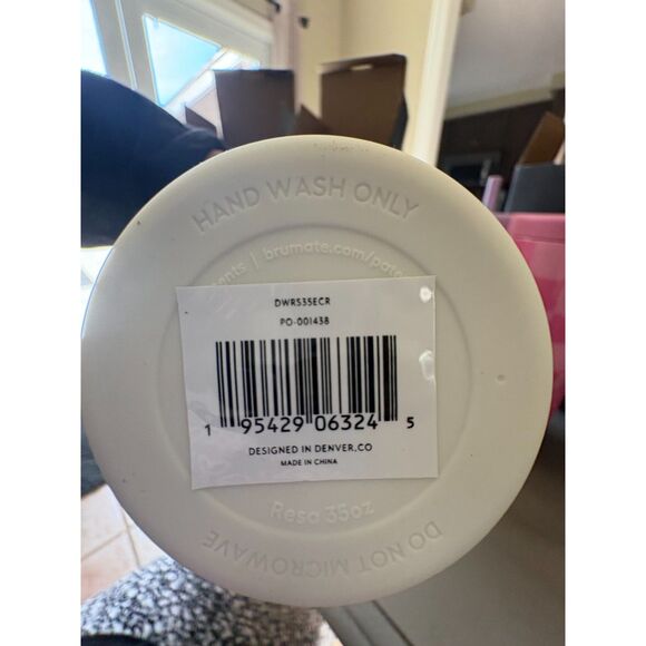 Brumate - 35oz Resa in Enchanted Rose Brand New - Picture 3 of 4